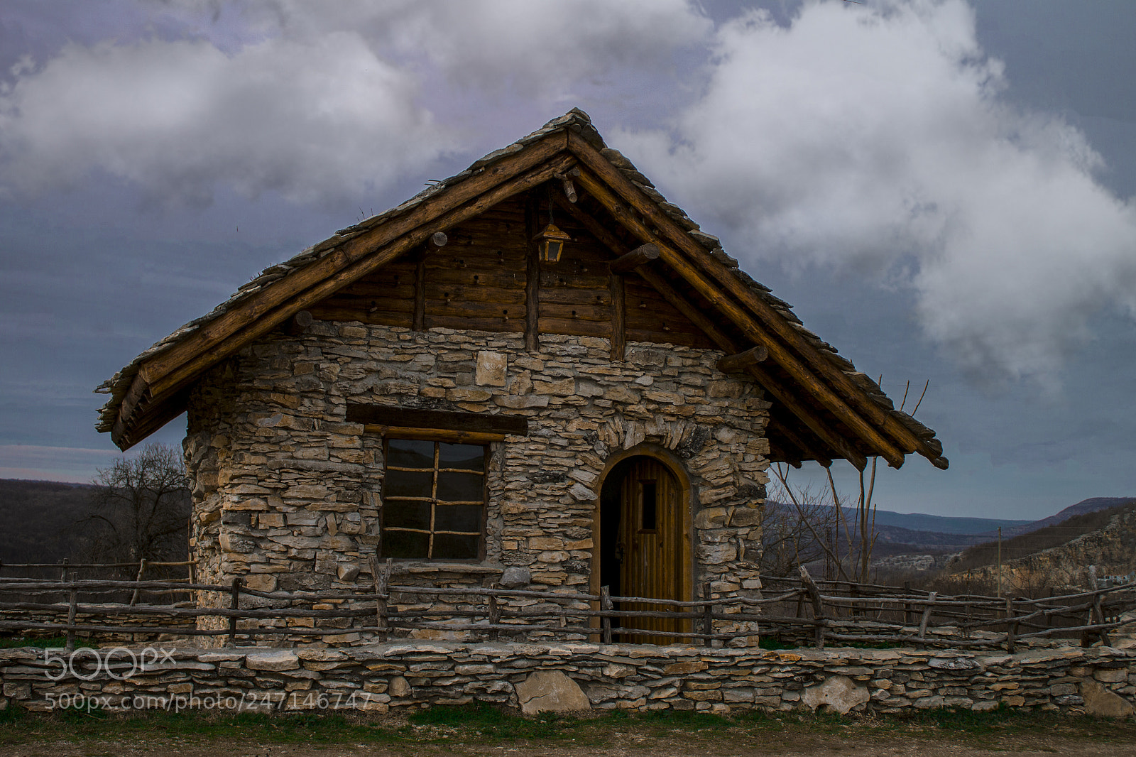 Canon EOS 1100D (EOS Rebel T3 / EOS Kiss X50) sample photo. Old house photography