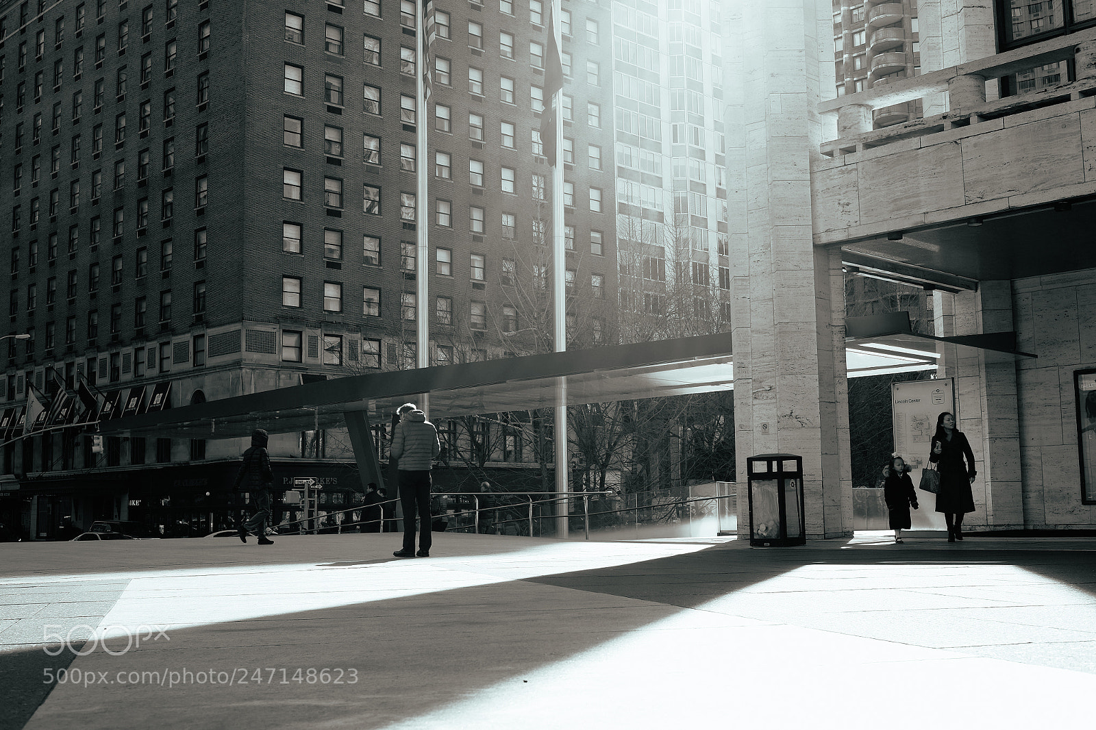 Fujifilm X-T10 sample photo. Walking people on the photography