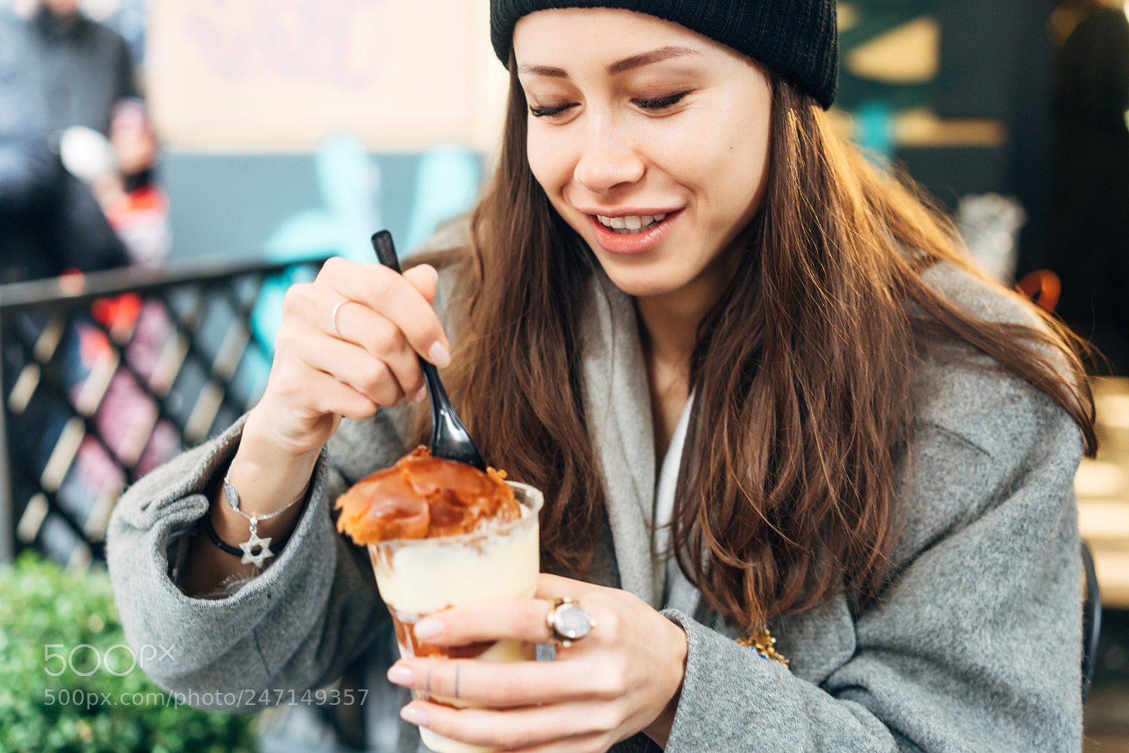 Sony a7R II sample photo. Happy girl eating dessert photography