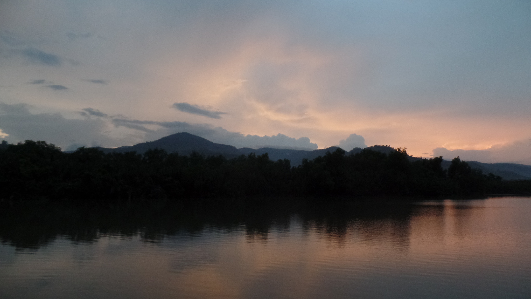 Samsung WB350F/WB351F/WB352F sample photo. Kampot photography