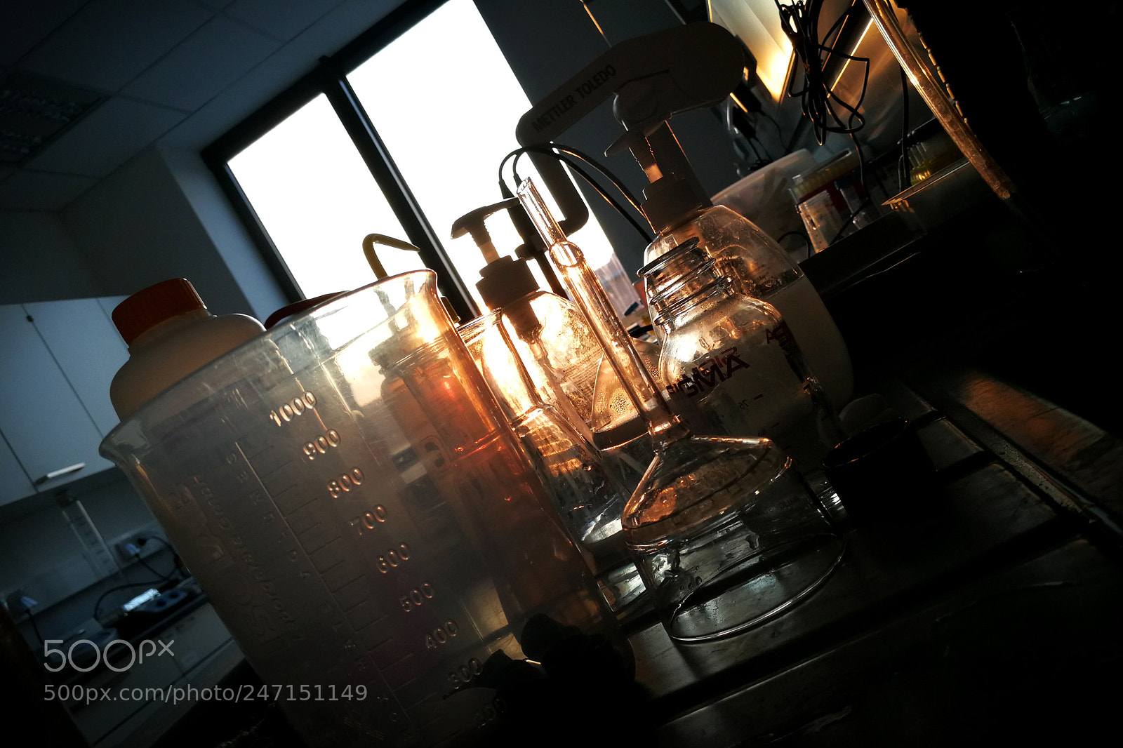 HUAWEI P10 sample photo. Sunset throughout glass. photography