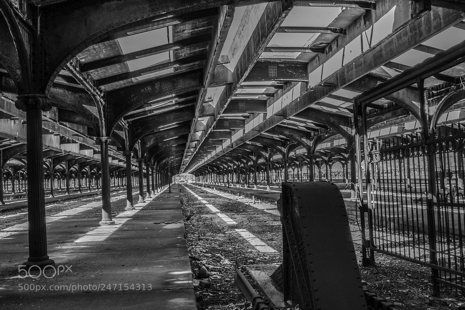 Canon EOS 1300D (EOS Rebel T6 / EOS Kiss X80) sample photo. Abandoned railway photography