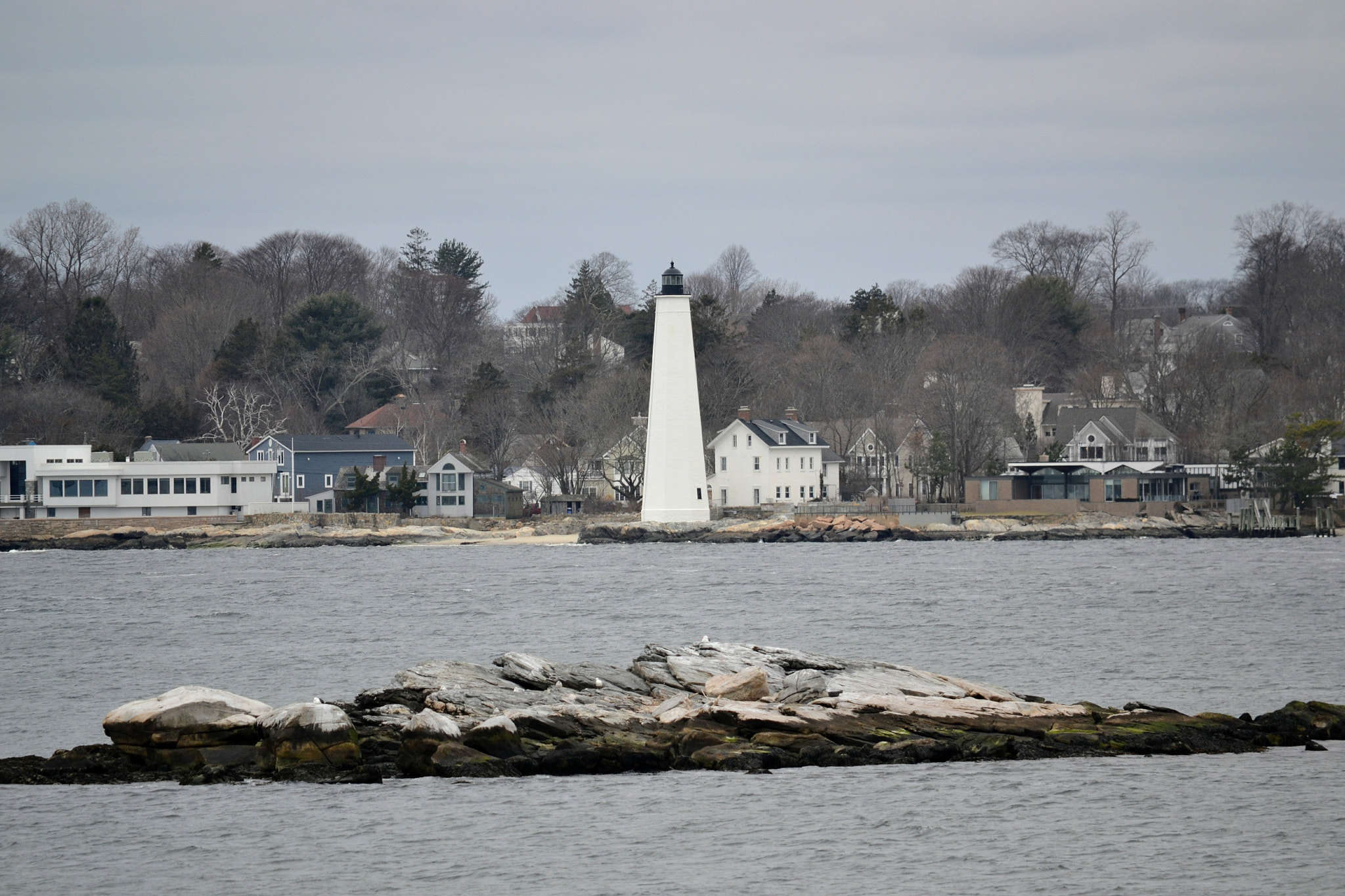 Nikon D3100 + Nikon AF-S DX Nikkor 55-300mm F4.5-5.6G ED VR sample photo. New london harbour photography