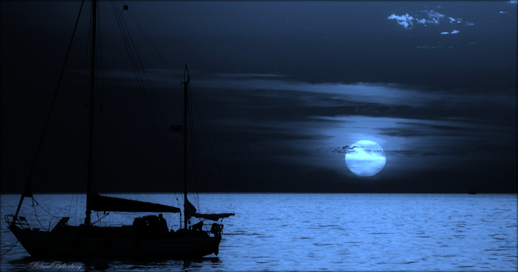Nikon D50 sample photo. Blue hour? photography