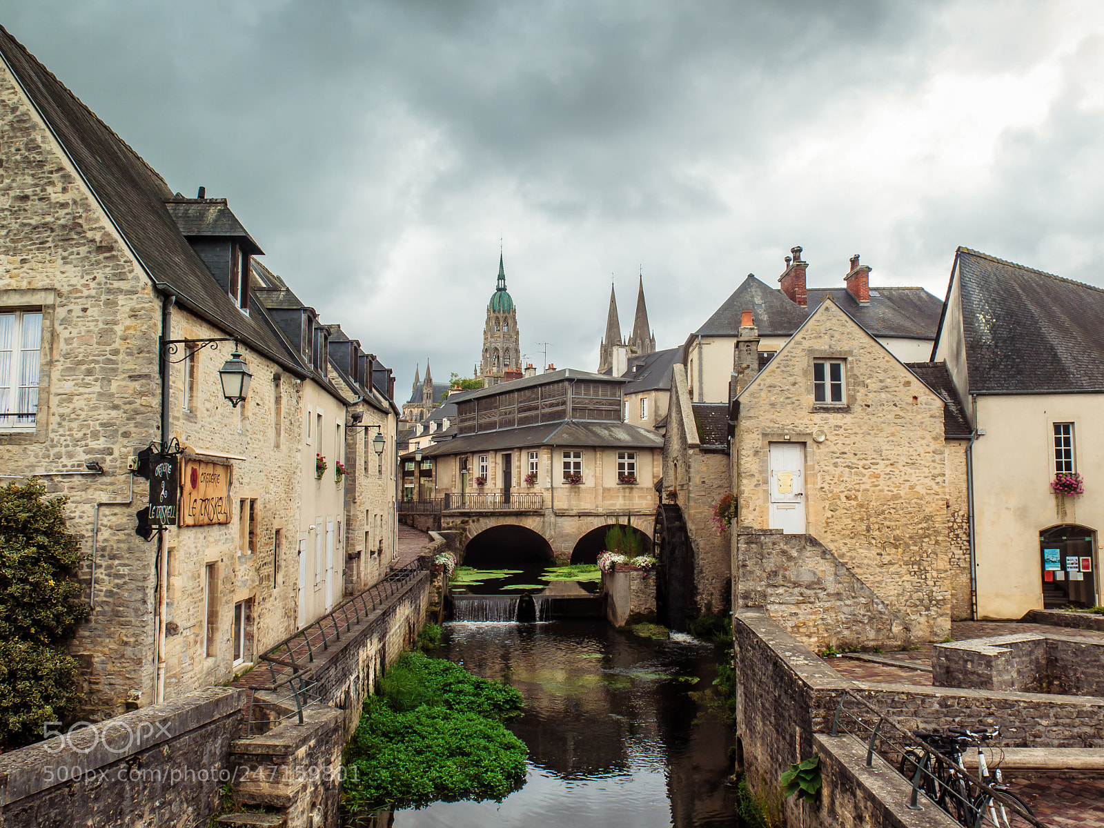 Canon PowerShot G16 sample photo. Short stop in bayeux photography