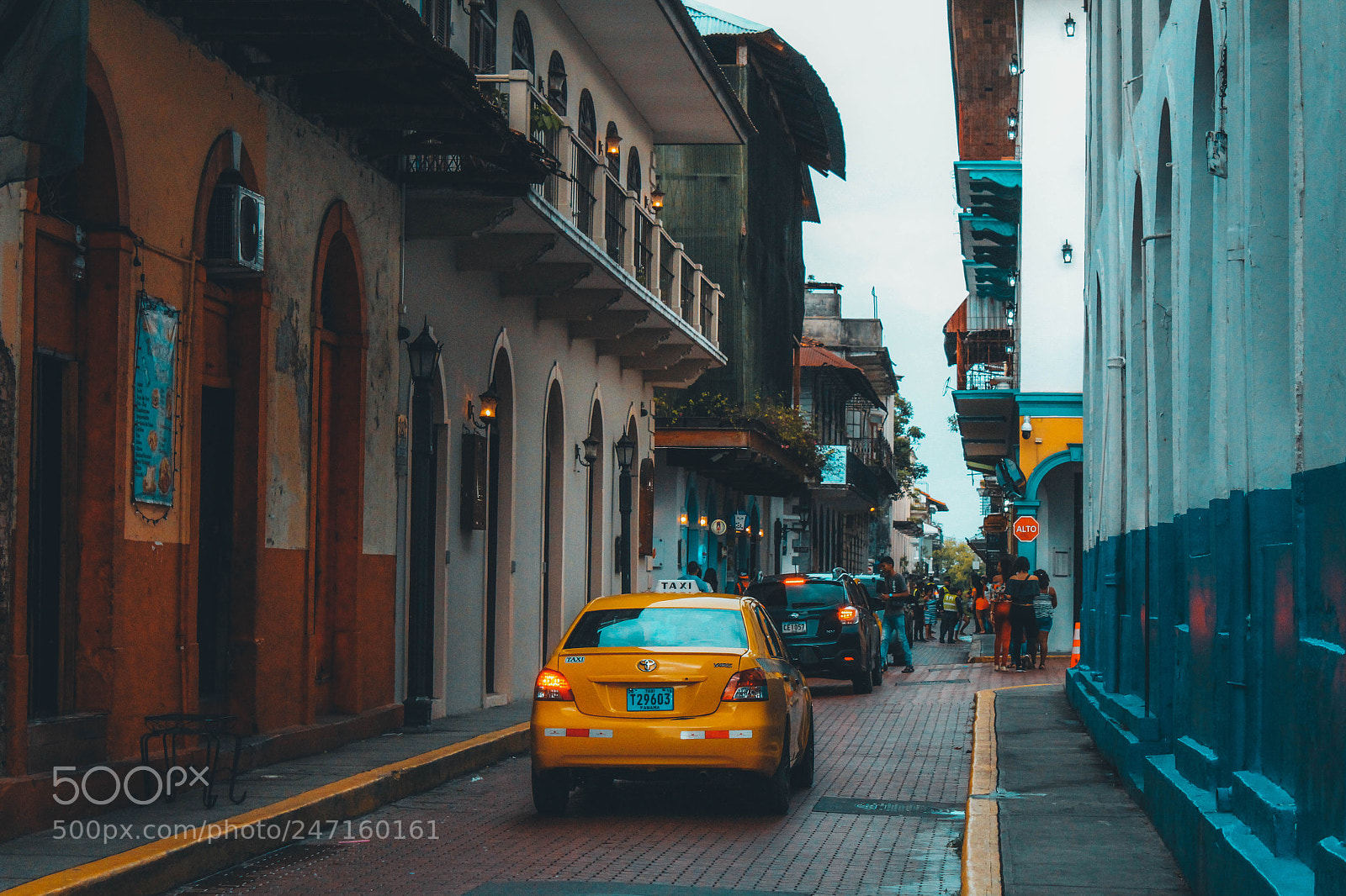 Canon EOS 1300D (EOS Rebel T6 / EOS Kiss X80) sample photo. Panama streets. photography