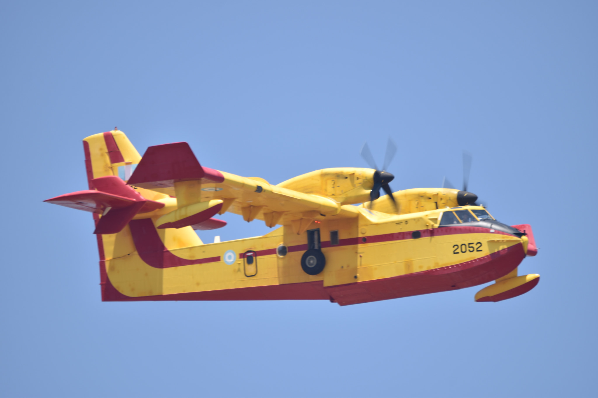 Sigma 150-600mm F5-6.3 DG OS HSM | C sample photo. Canadair cl-414 photography