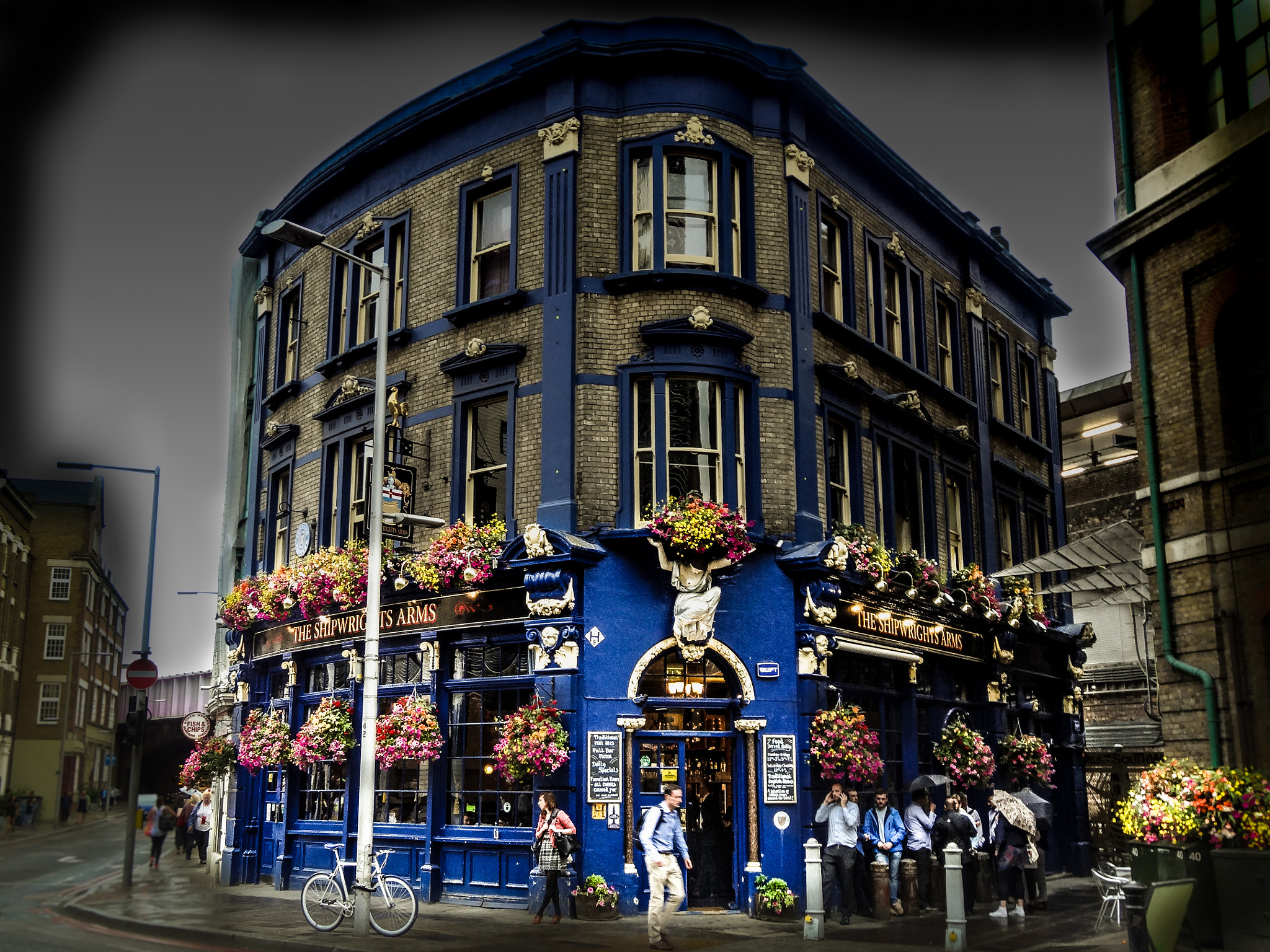 Sony Cyber-shot DSC-HX30V sample photo. A london pub. photography