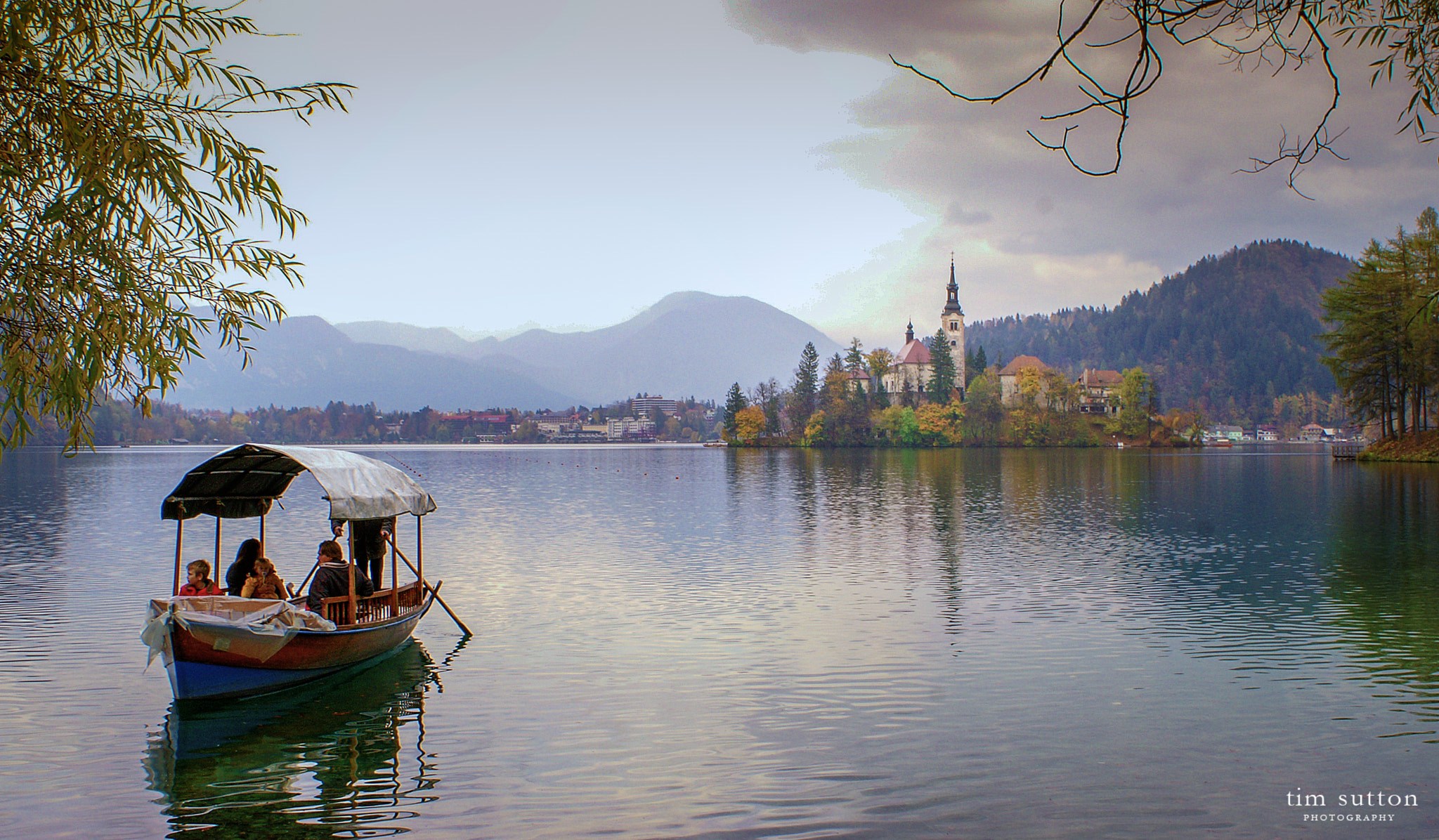 KONICA MINOLTA ALPHA-7 DIGITAL sample photo. Tourboat on lake bled photography