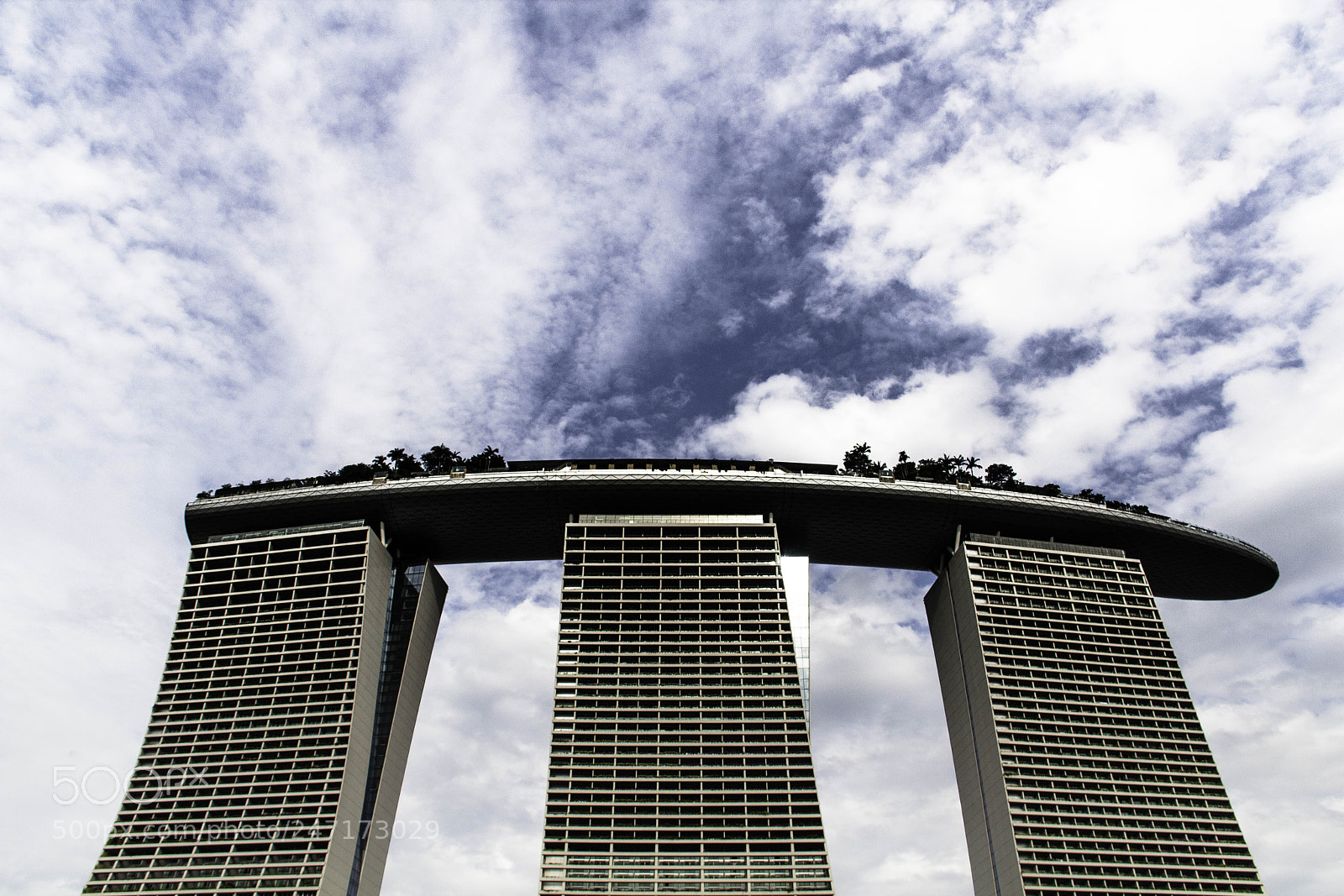 Canon EOS 600D (Rebel EOS T3i / EOS Kiss X5) sample photo. Marina in the sky photography