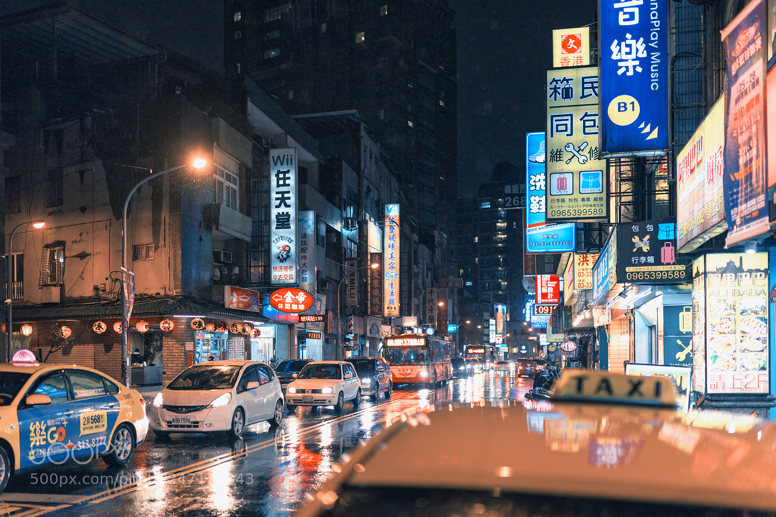 Canon EOS 6D Mark II sample photo. Rainy night in taoyuan photography