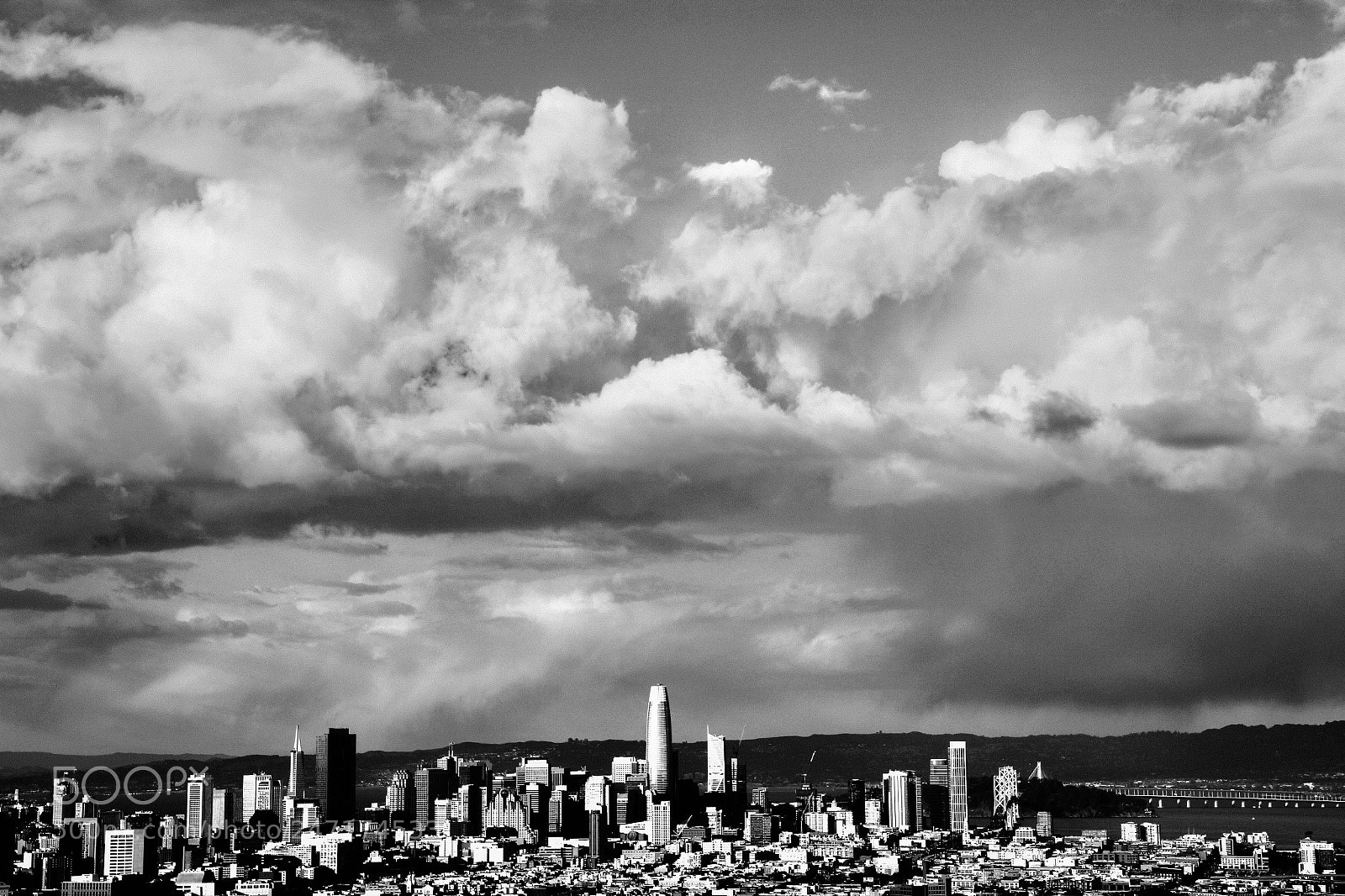 Canon EOS 700D (EOS Rebel T5i / EOS Kiss X7i) sample photo. Clouds over the city photography
