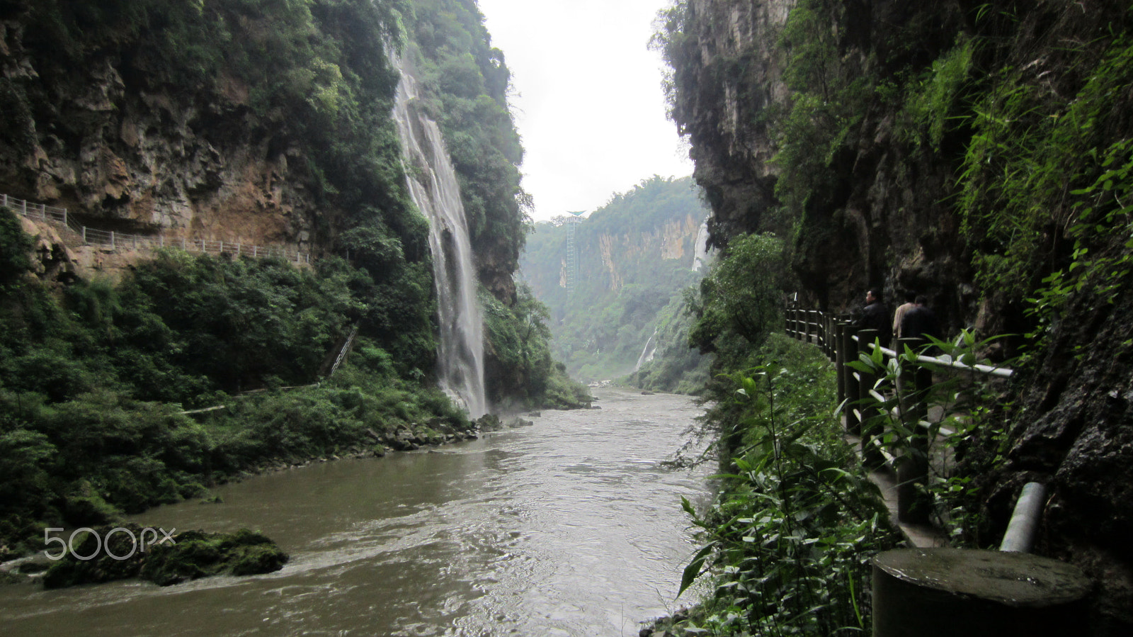 Canon PowerShot ELPH 300 HS (IXUS 220 HS / IXY 410F) sample photo. The big river in the canyon photography