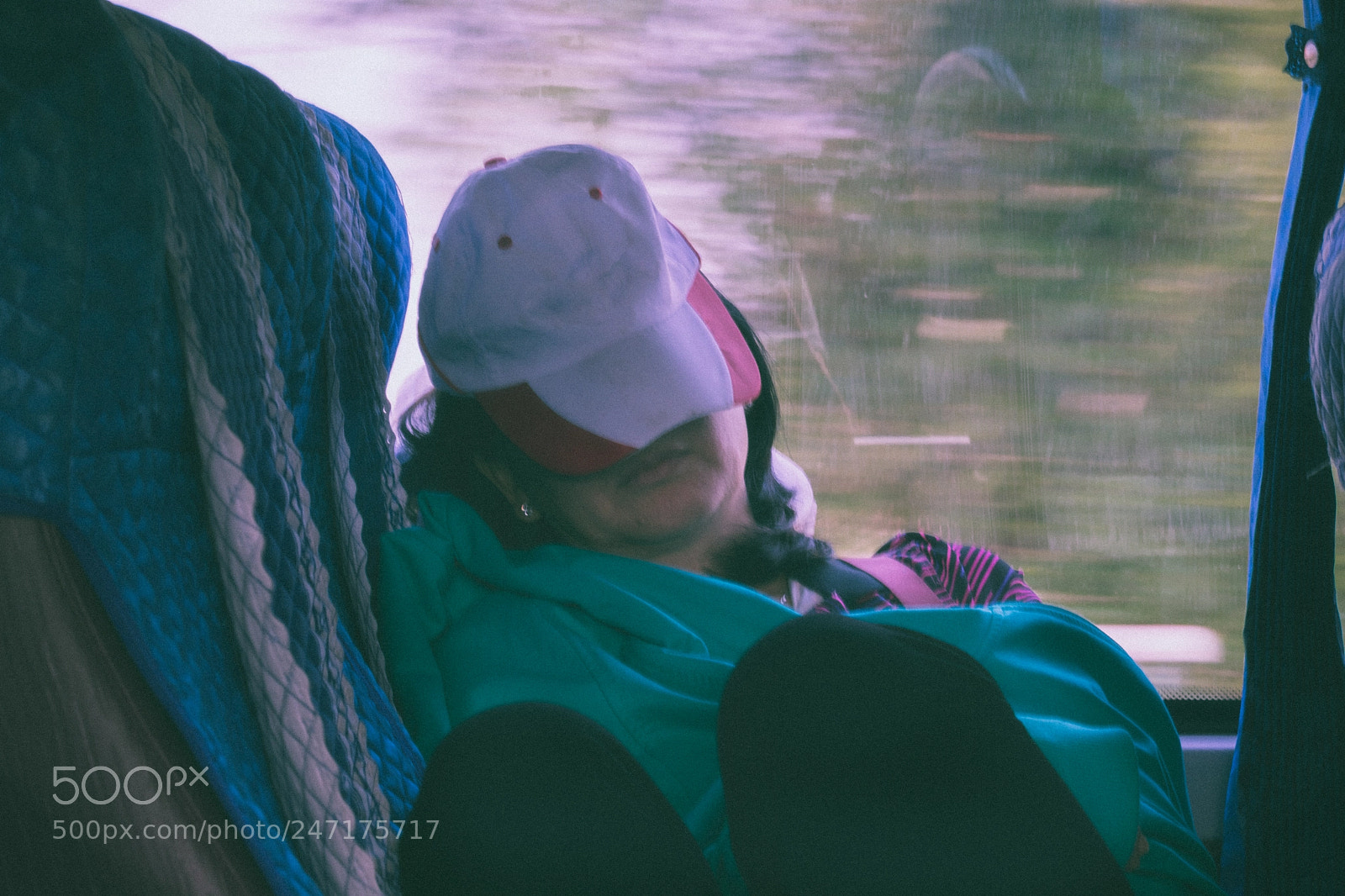 Nikon D3400 sample photo. The moving bus photography