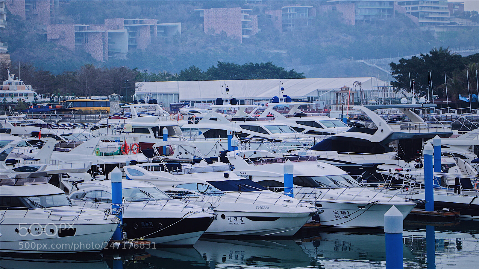 Canon EOS 700D (EOS Rebel T5i / EOS Kiss X7i) sample photo. Cloudy & sea photography