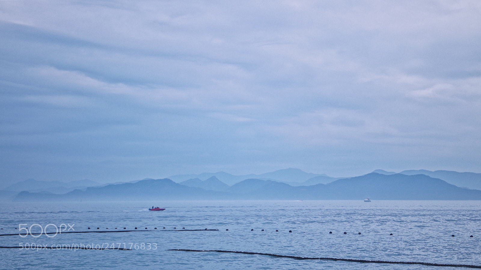 Canon EOS 700D (EOS Rebel T5i / EOS Kiss X7i) sample photo. Cloudy & sea photography