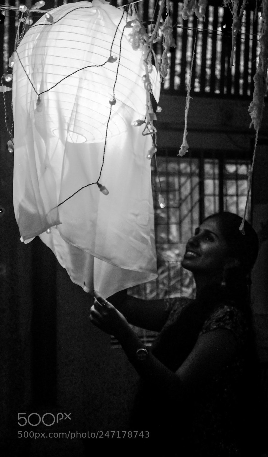 Canon EOS 1100D (EOS Rebel T3 / EOS Kiss X50) sample photo. Lantern girl photography