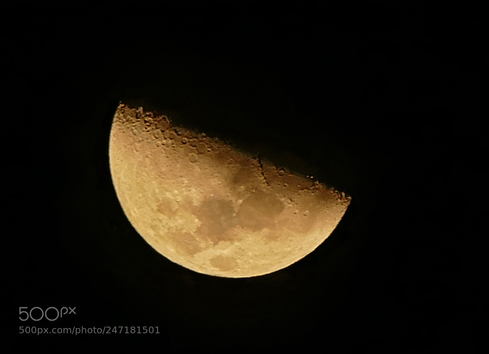 Panasonic Lumix DMC-FZ1000 sample photo. The red crescent photography