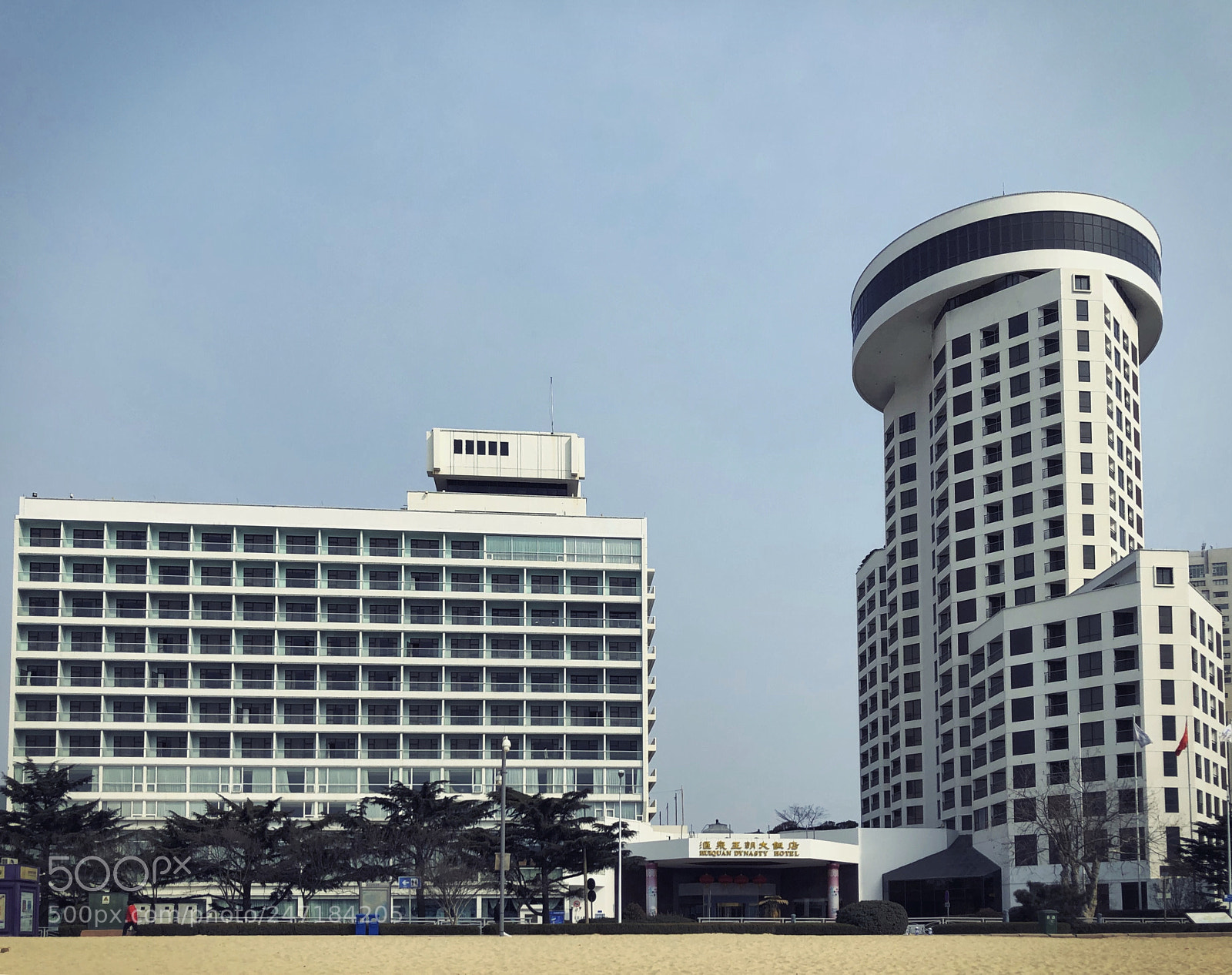Apple iPhone 8 sample photo. 海边的楼 photography