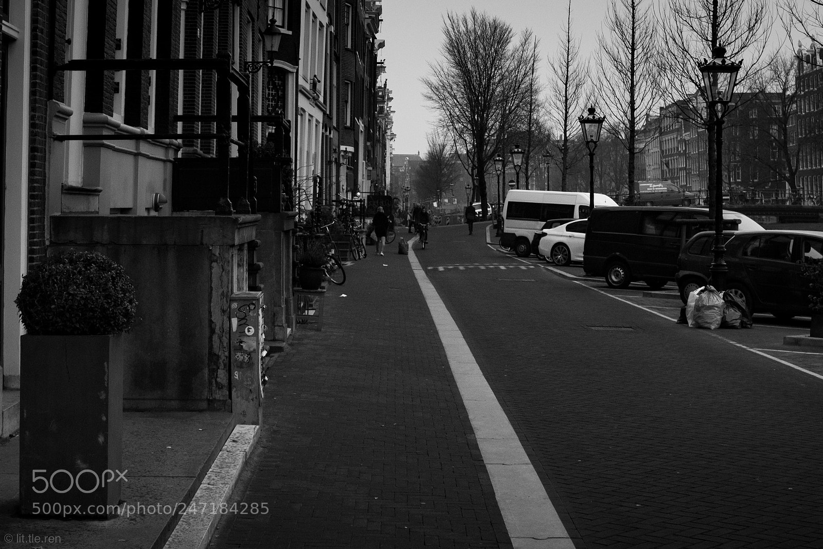 Fujifilm X-Pro2 sample photo. White line photography