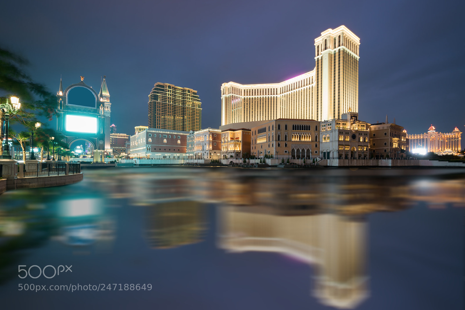 Sony a7R II sample photo. The venetian macao casino photography