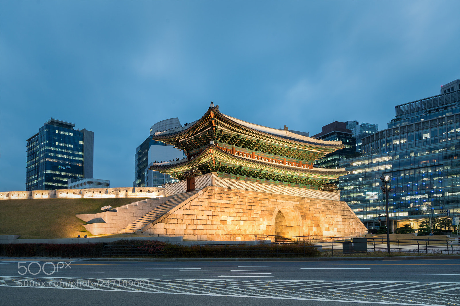 Sony a7R II sample photo. Namdaemun gate at night photography