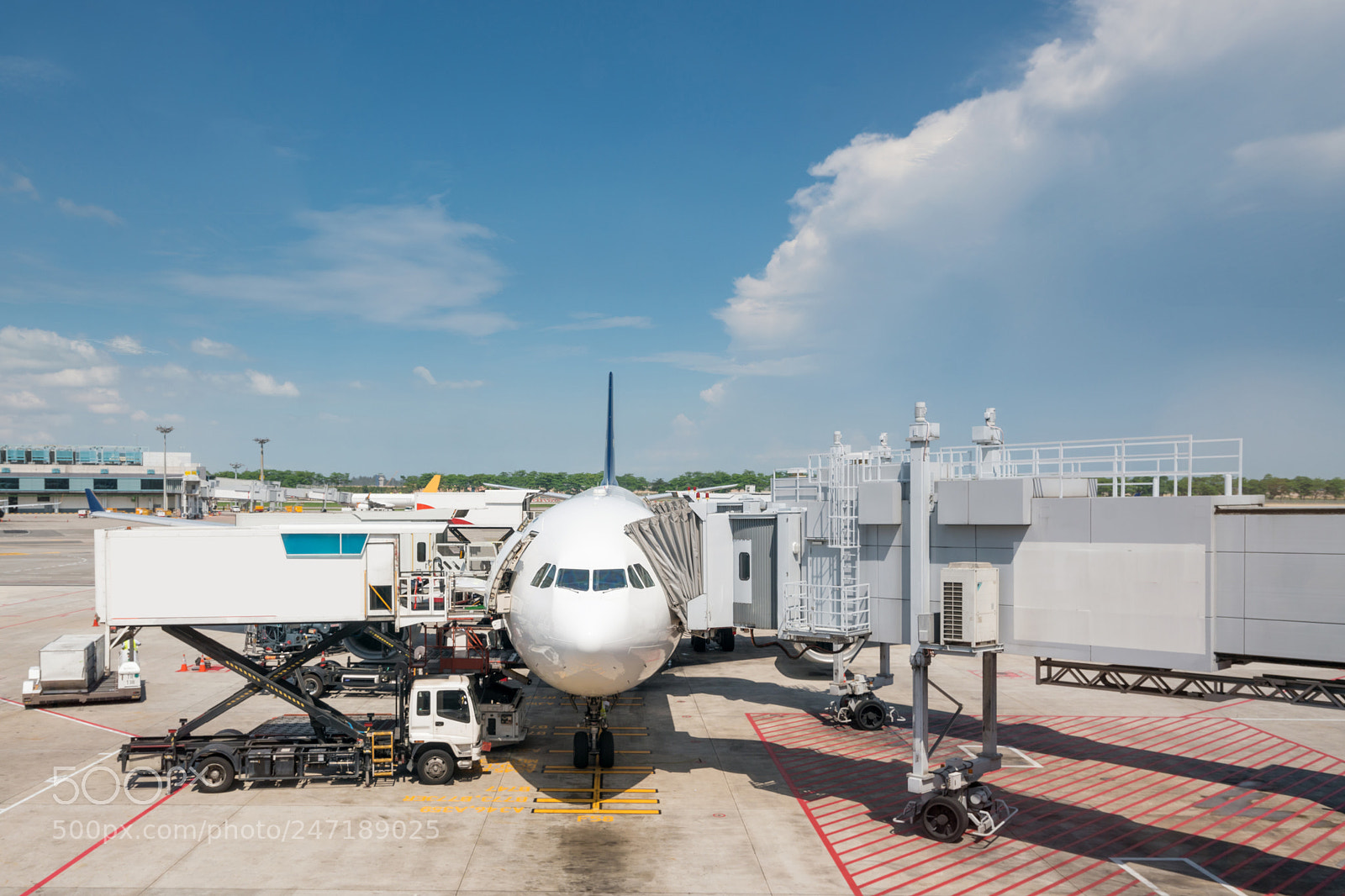 Sony a7R II sample photo. Airplane at airport terminal photography