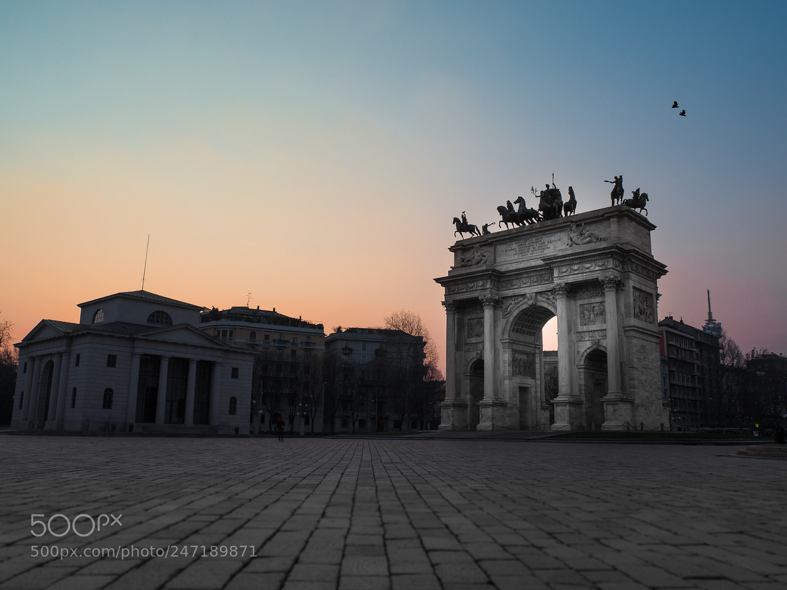 Olympus OM-D E-M10 II sample photo. Arco della pace photography