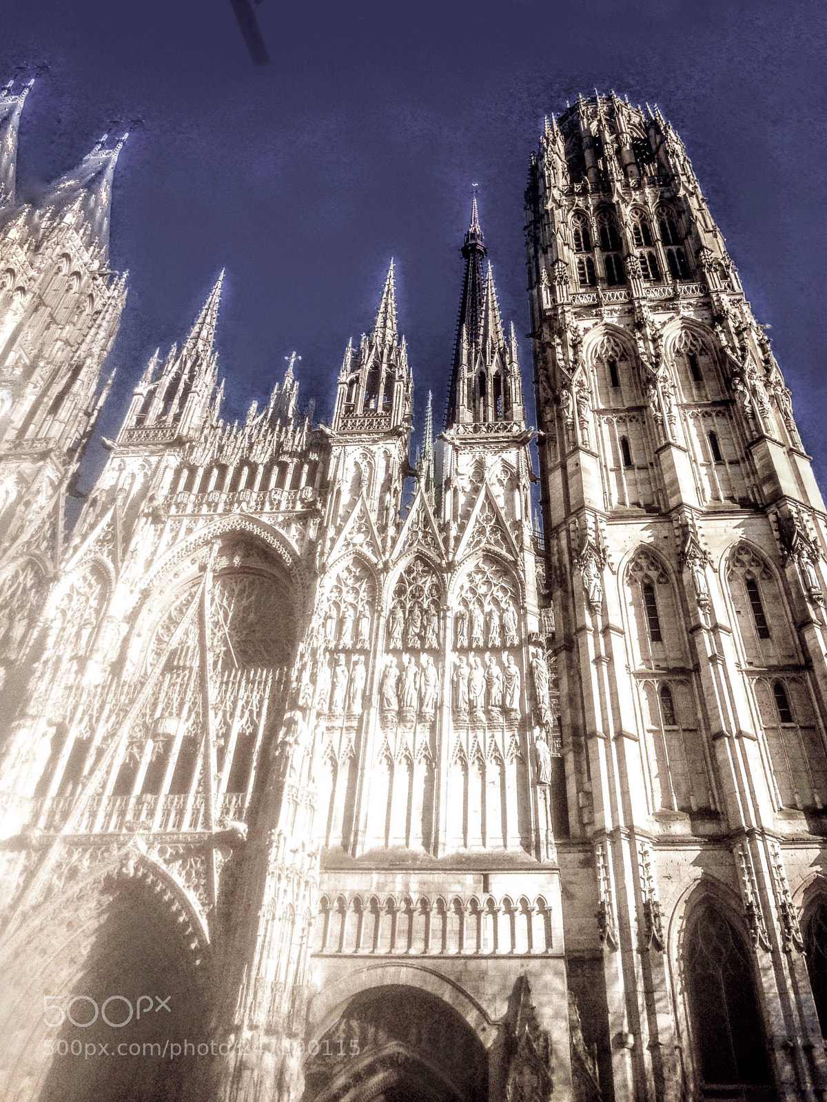 Apple iPhone 4S sample photo. Cathédrale photography