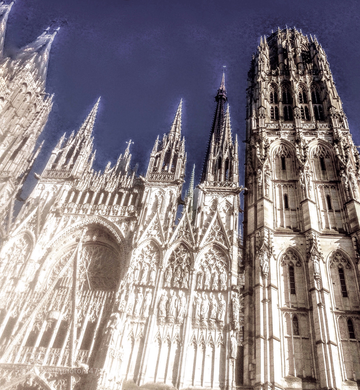 Apple iPhone 4S sample photo. Cathédrale photography
