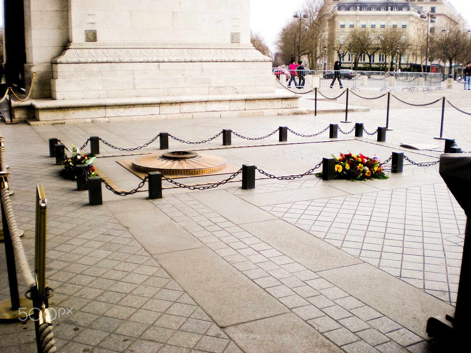 Olympus FE230/X790 sample photo. Flowers at arc de triomphe, paris, france photography