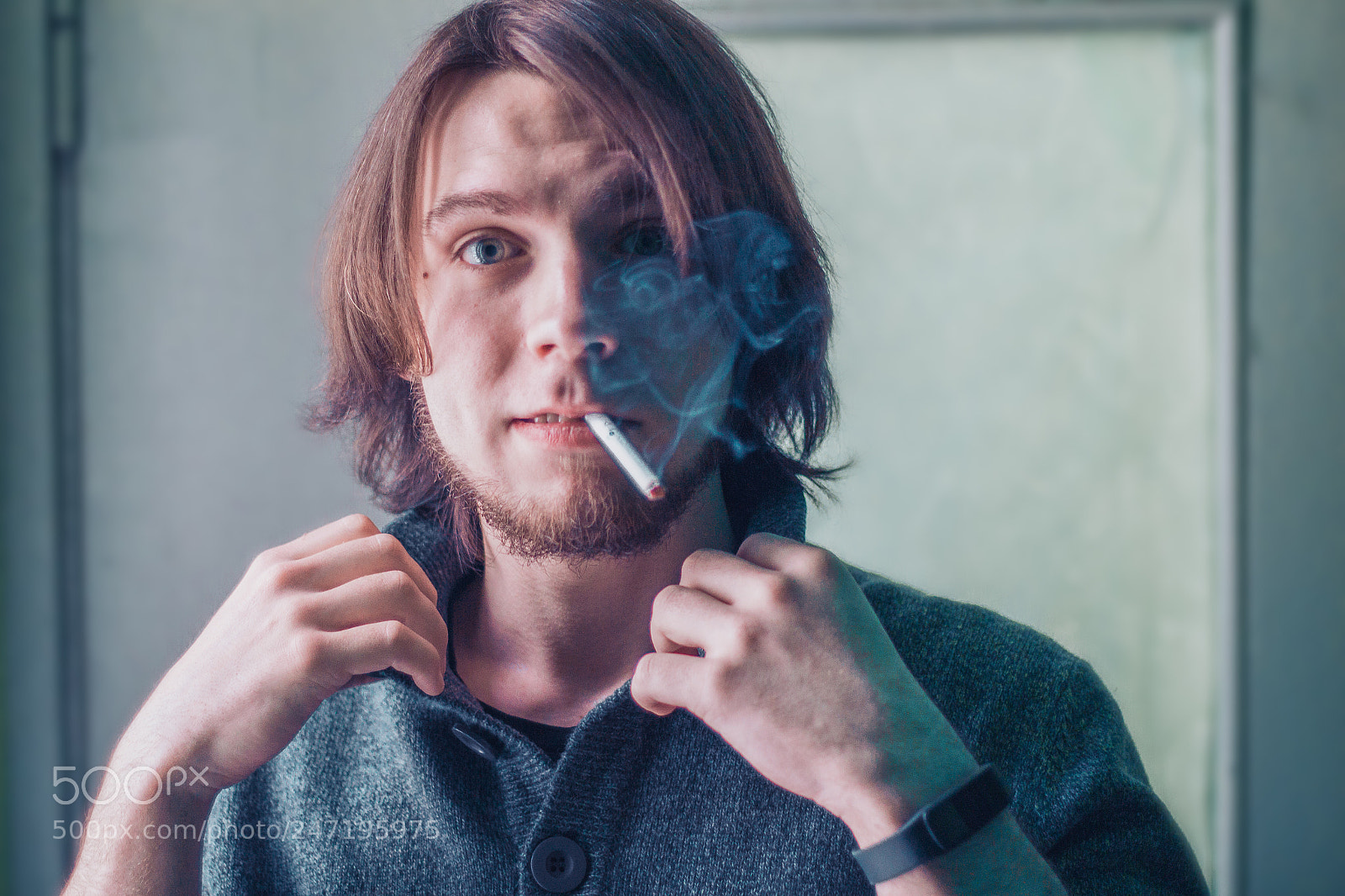 Canon EOS 600D (Rebel EOS T3i / EOS Kiss X5) sample photo. Smoking guy photography