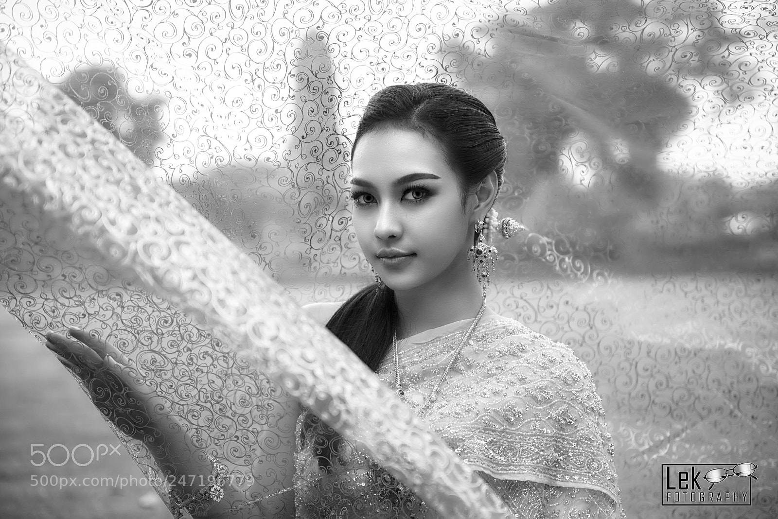 Nikon D610 sample photo. Classical thai dress photography
