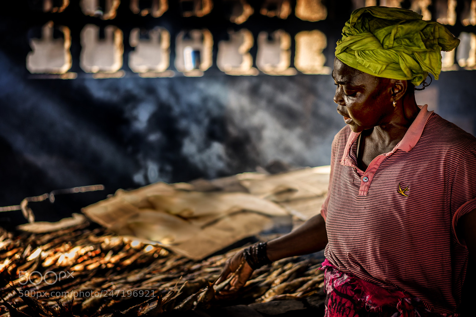 Sony a7 II sample photo. Smoking the fish, tanji photography