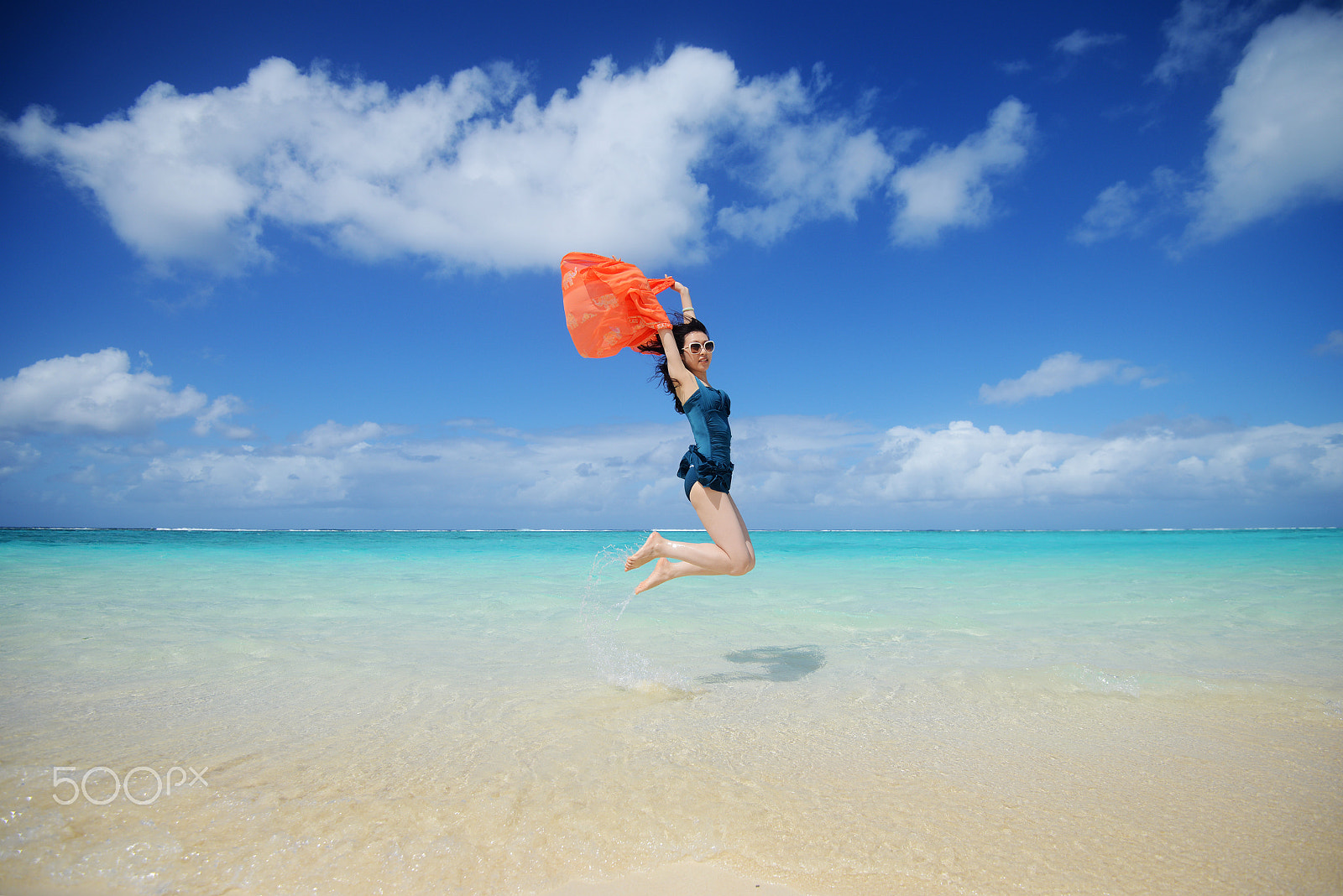 Nikon D800 + Nikon AF-S Nikkor 16-35mm F4G ED VR sample photo. Jumping girl photography