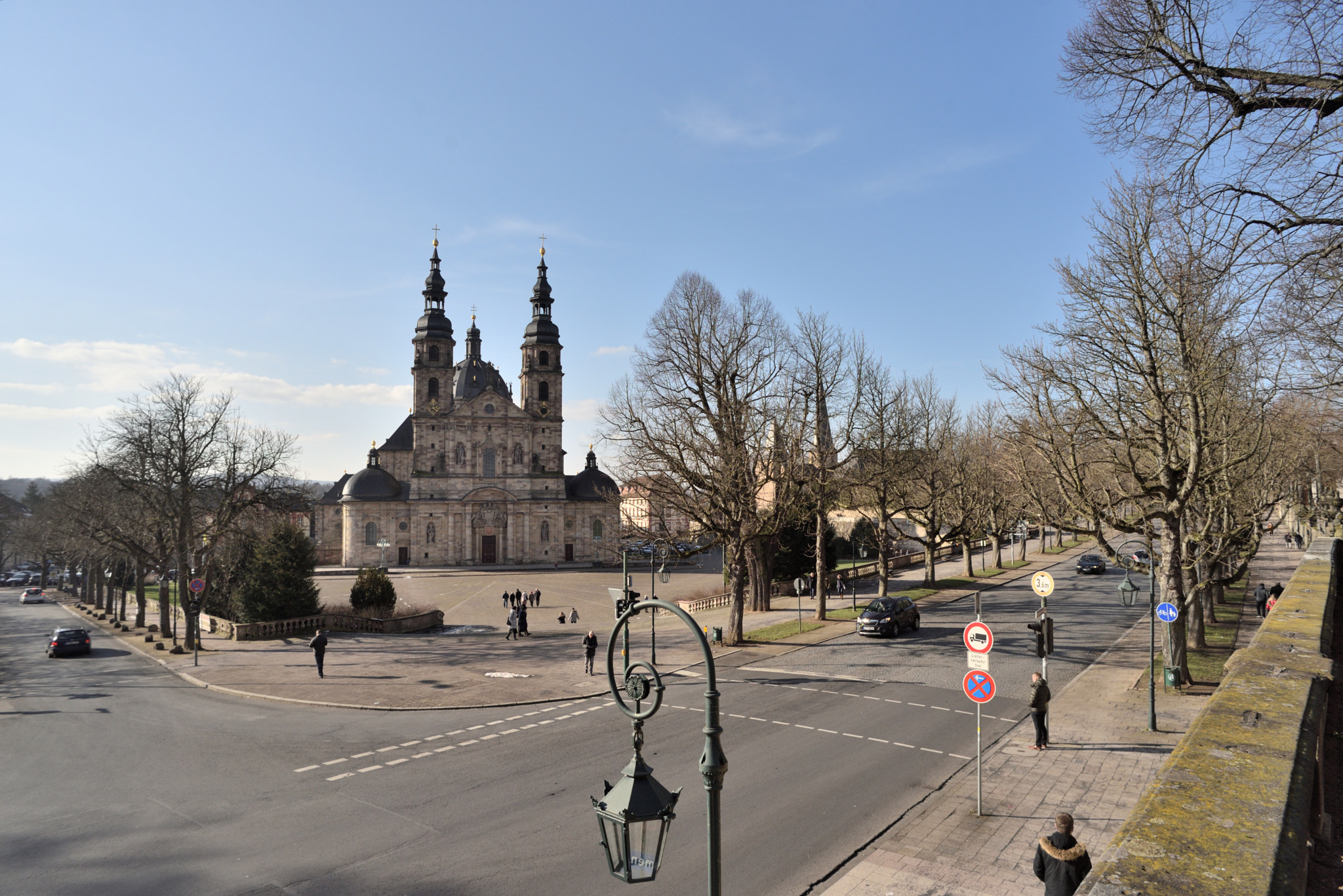 Nikon D750 + Nikon AF Nikkor 20mm F2.8D sample photo. 2018-02-18_fulda_mittag_-_dom_aussen_kreuzung_01.jpg photography