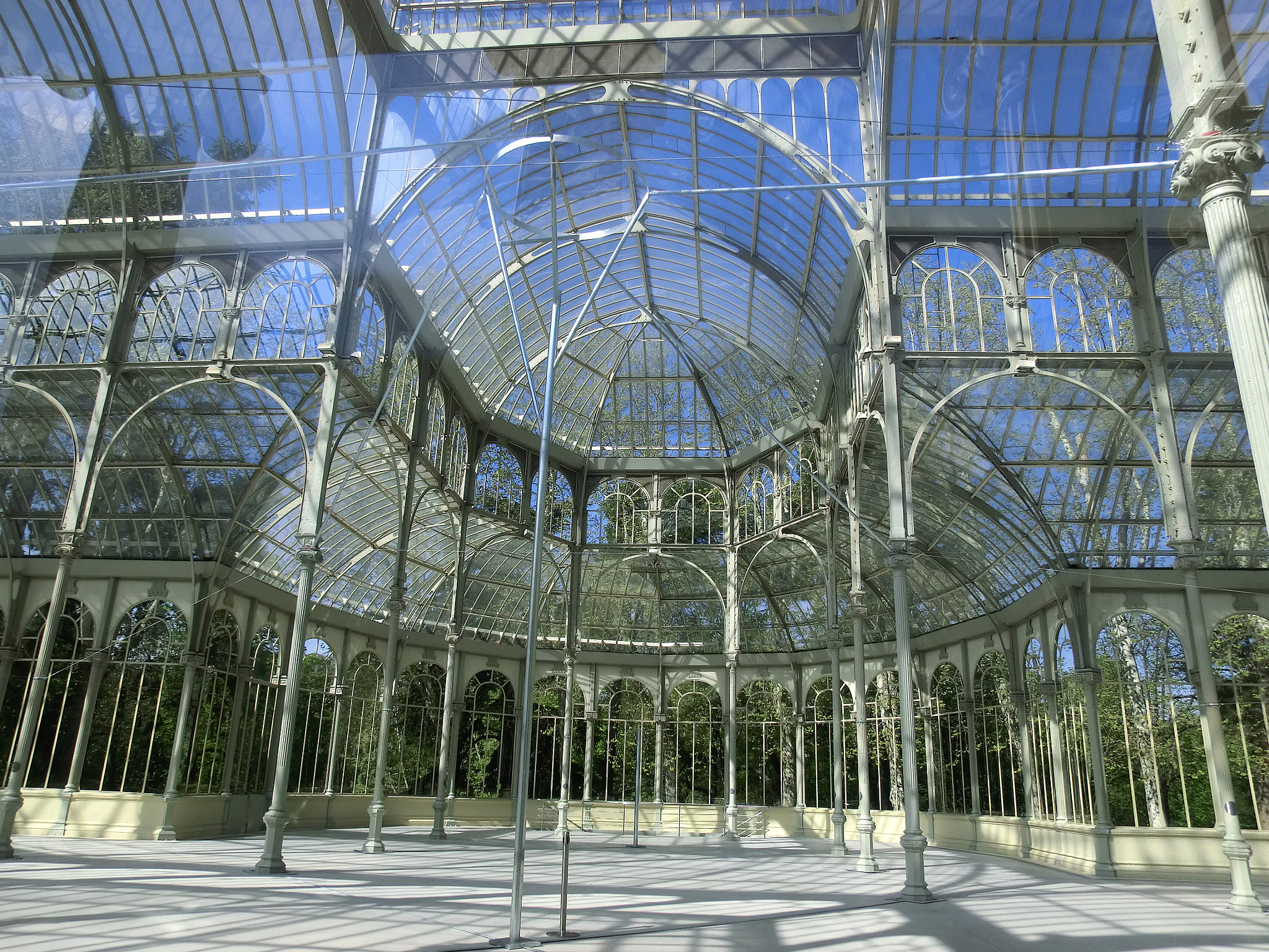 CASIO EX-H30 sample photo. Palau de vidre. photography