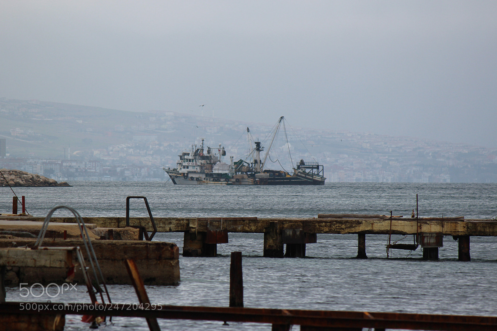 Canon EOS 600D (Rebel EOS T3i / EOS Kiss X5) sample photo. Ship photography