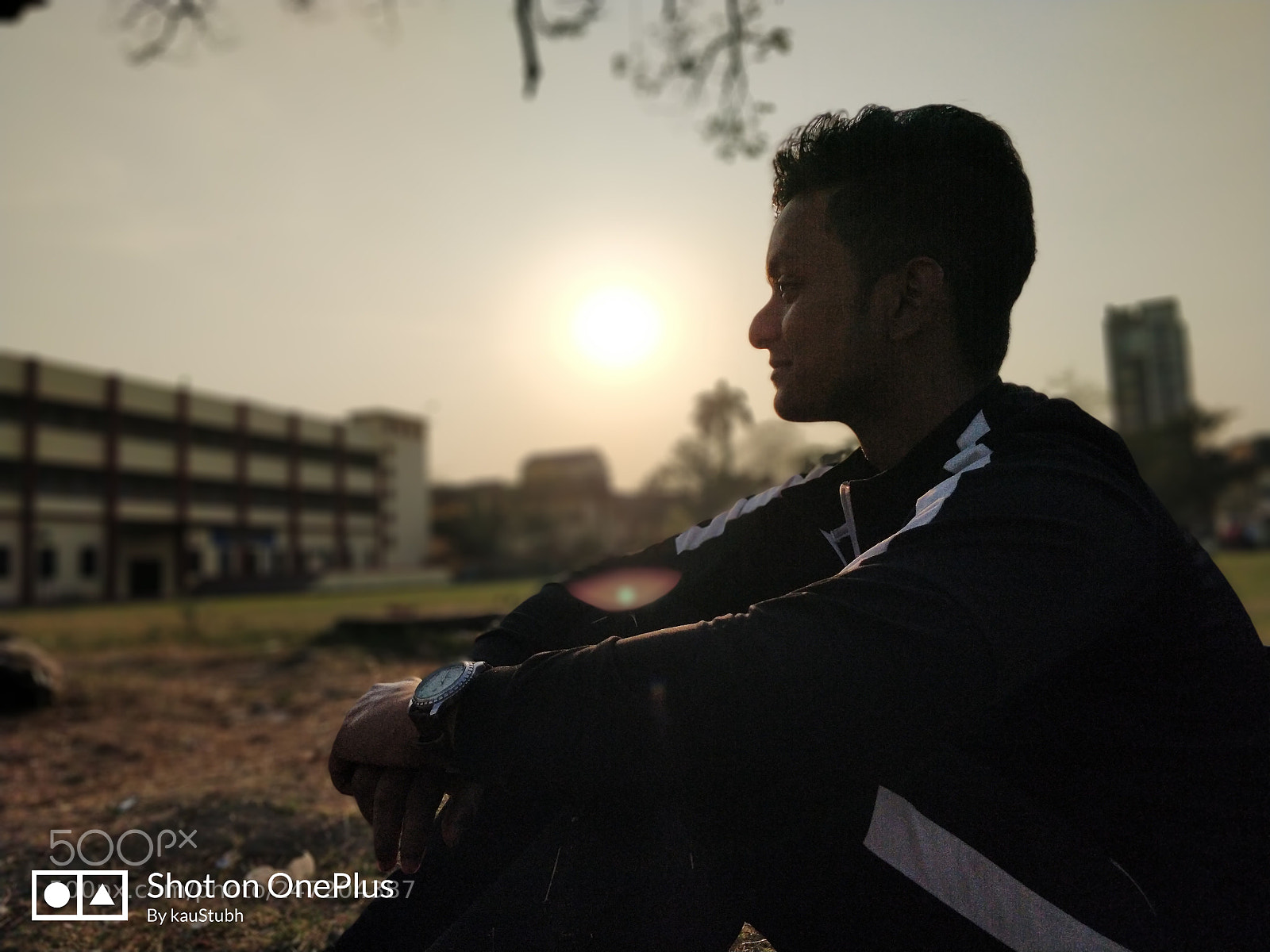 OnePlus 5T sample photo. Tired hours photography