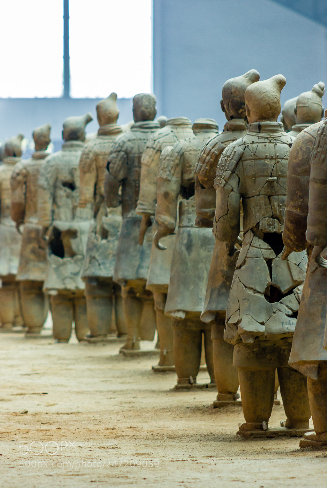 Canon EOS 550D (EOS Rebel T2i / EOS Kiss X4) sample photo. Warriors in repair photography