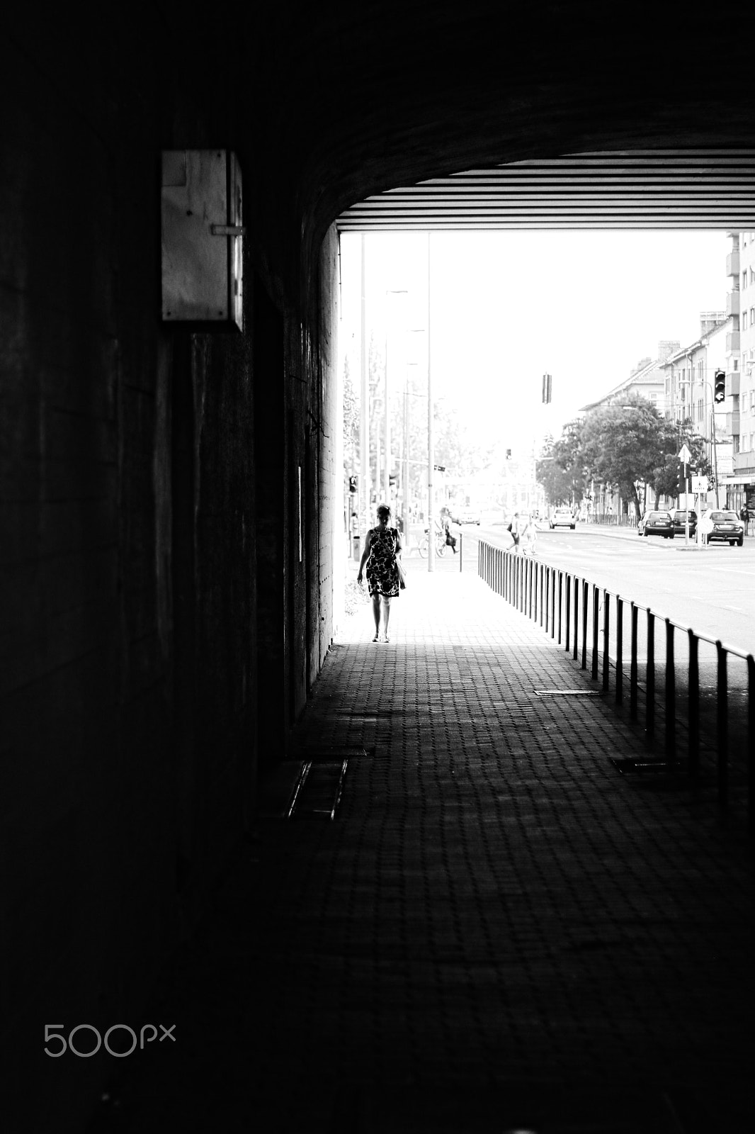 Canon EOS 750D (EOS Rebel T6i / EOS Kiss X8i) sample photo. Lady in tunnel photography