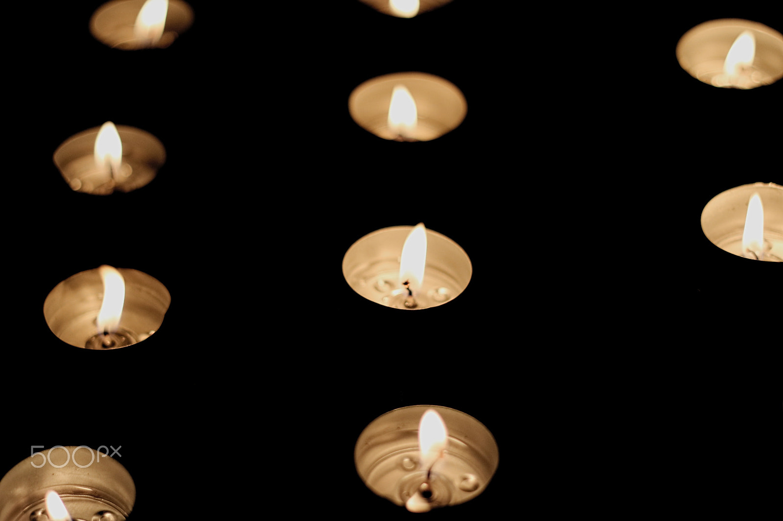 Canon EOS 750D (EOS Rebel T6i / EOS Kiss X8i) + Canon EF 50mm F1.8 II sample photo. Candles photography
