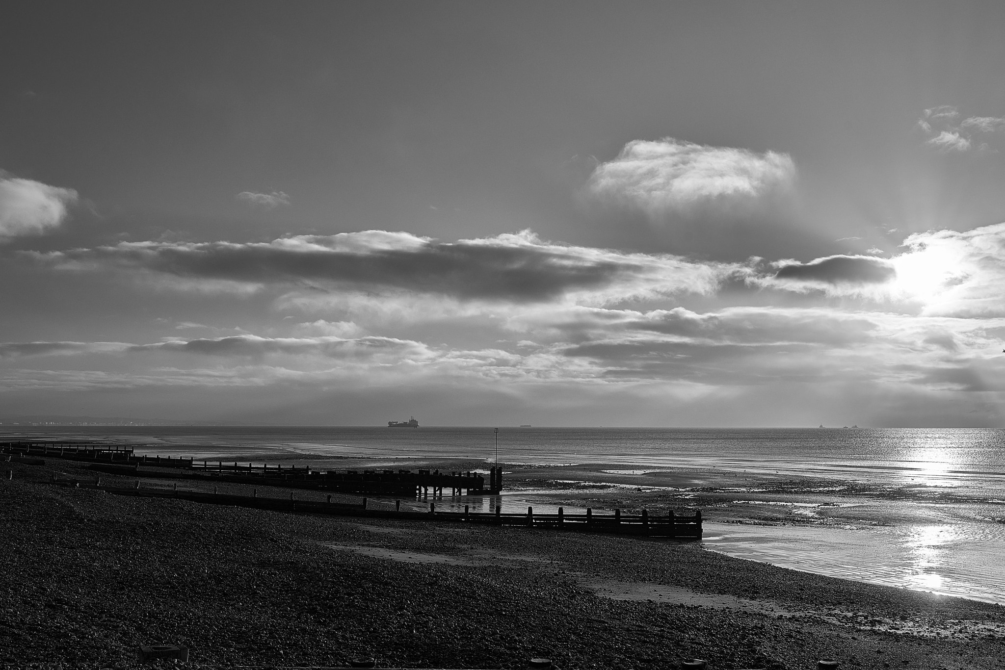 Sony FE 16-35mm F2.8 GM sample photo. Worthing beach photography