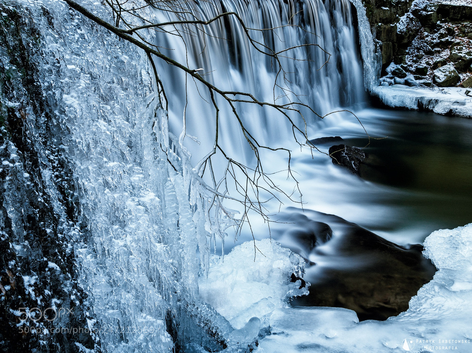 Olympus OM-D E-M1 Mark II sample photo. Winter waterfall. photography