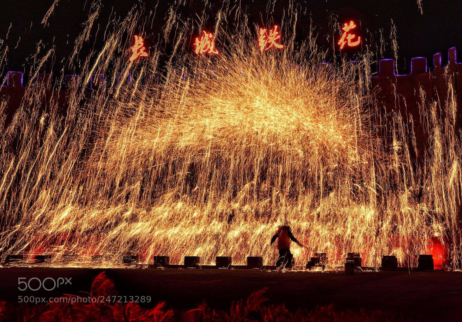 Nikon D810 sample photo. Hit the molten iron. （打铁花 photography