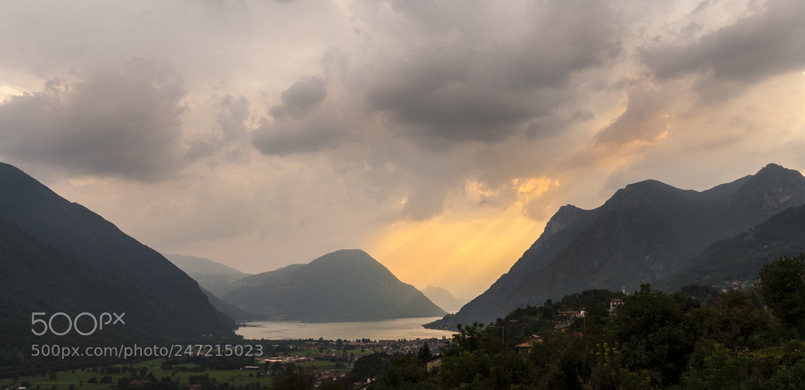 Nikon D200 sample photo. Carlazzo, italy photography