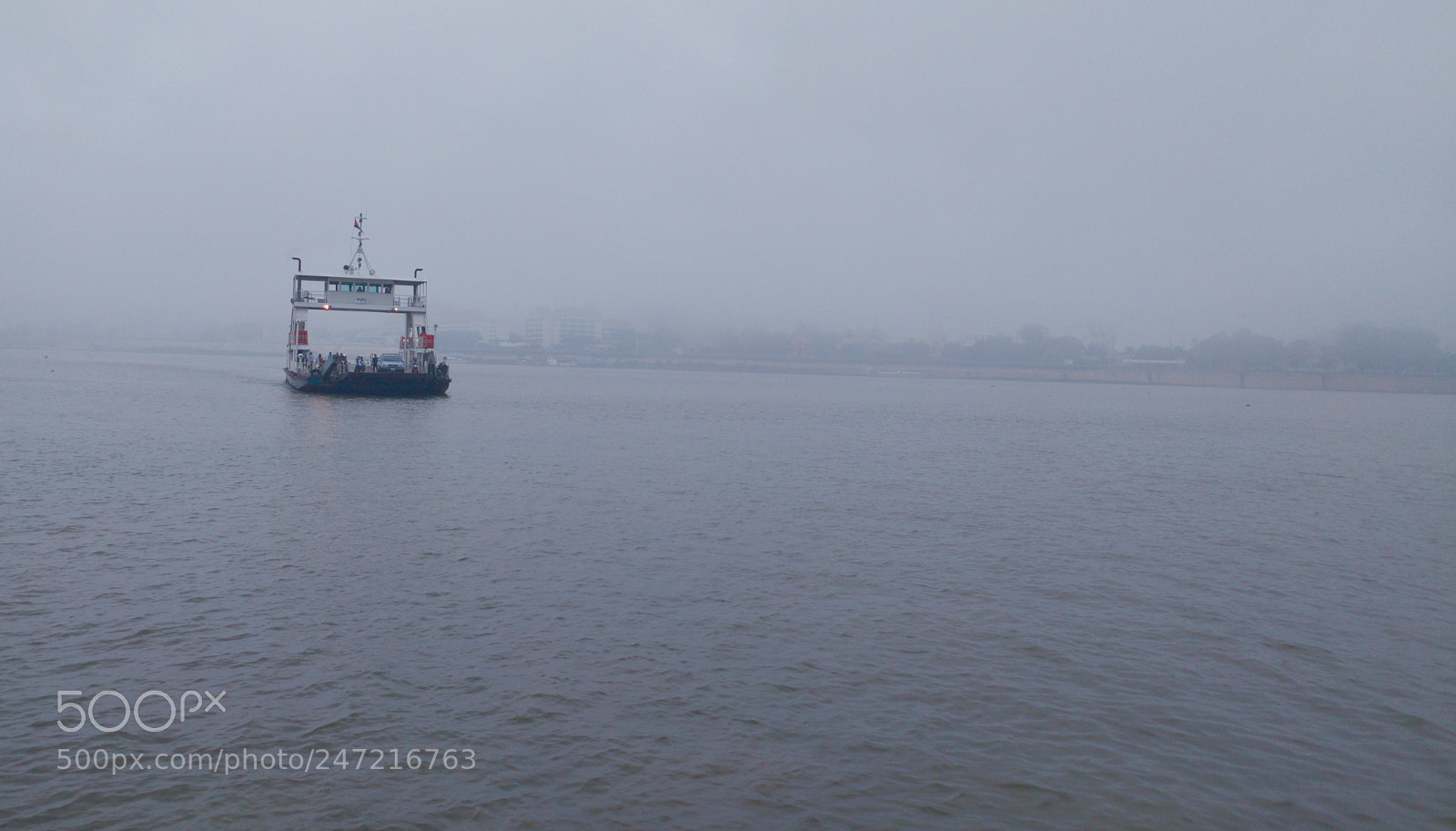 LG G5 sample photo. Foggy in the morning, photography
