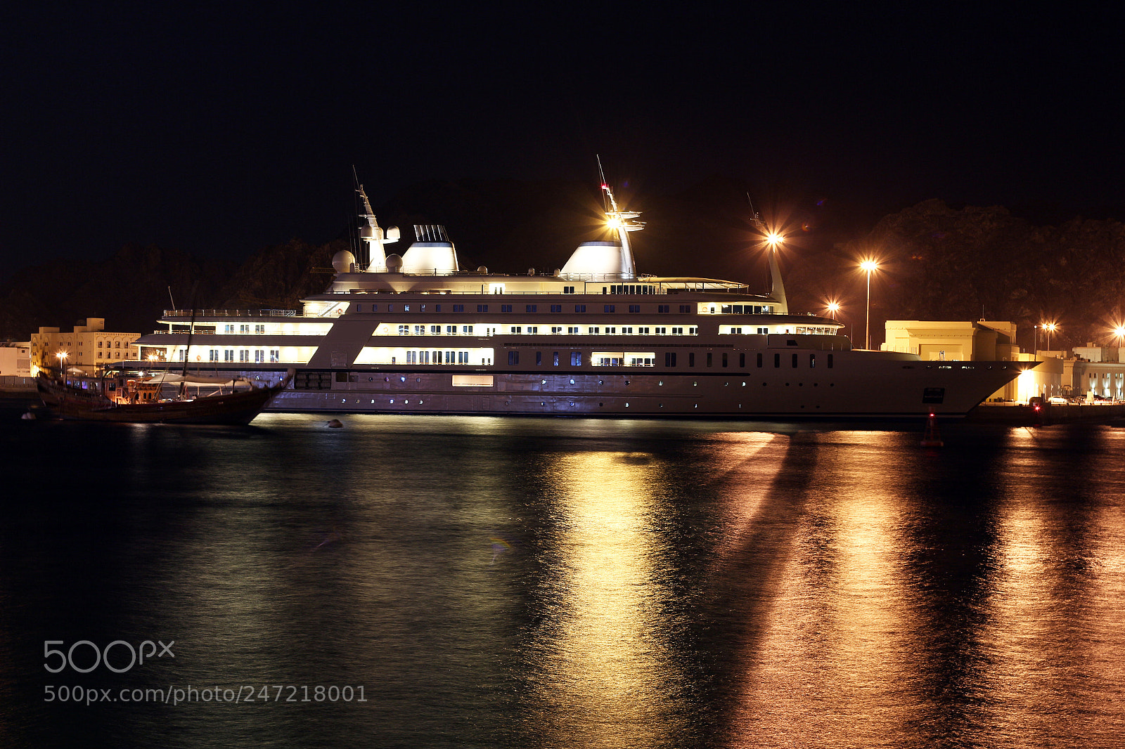 Canon EOS 650D (EOS Rebel T4i / EOS Kiss X6i) sample photo. Ship standing at port photography