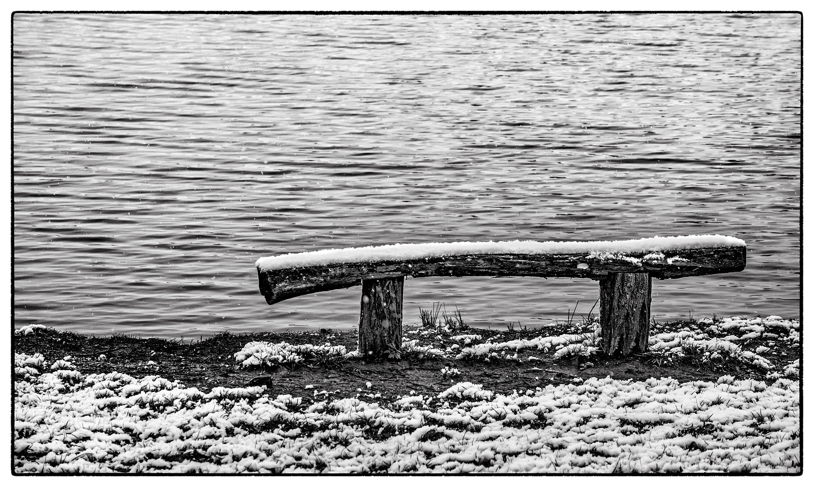 Nikon D7200 sample photo. Snowy bench. photography