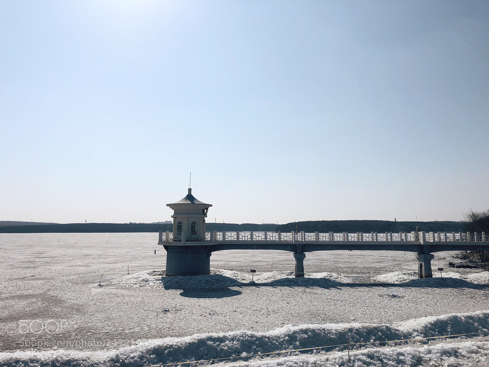 Apple iPhone 8 sample photo. On the ice lake photography